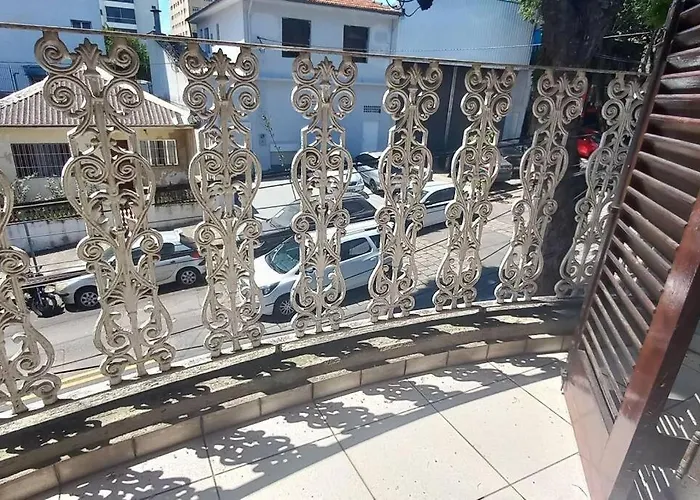 Dois Quartos Com Banheiros Privativos - Casa Em Moema.