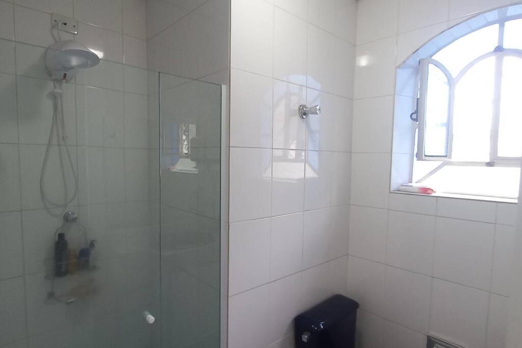 Dois Quartos Com Banheiros Privativos - Casa Em Moema. *
