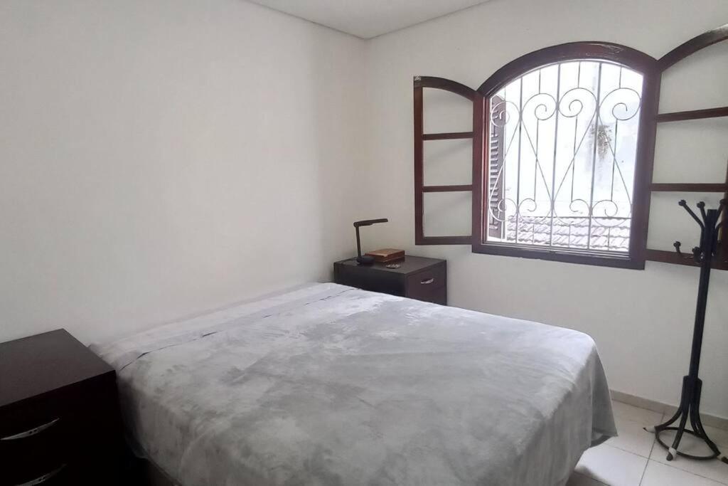 Apartamento Dois Quartos Com Banheiros Privativos - Casa Em Moema. São Paulo
